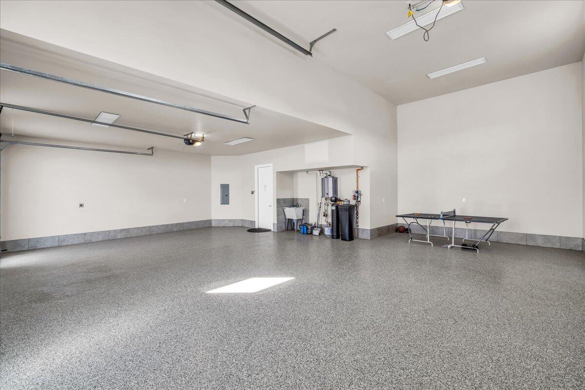 Hurricane, Utah, 84737, United States, 6 Bedrooms Bedrooms, ,5 BathroomsBathrooms,Residential,Active,1756440