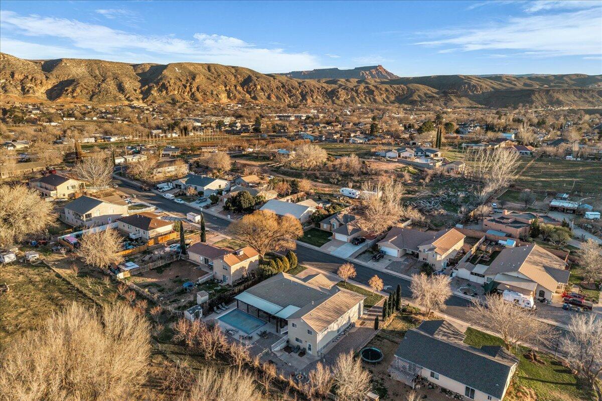 La Verkin, Utah, 84745, United States, 6 Bedrooms Bedrooms, ,4 BathroomsBathrooms,Residential,Active,2010581