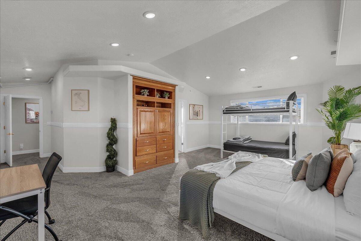 La Verkin, Utah, 84745, United States, 6 Bedrooms Bedrooms, ,4 BathroomsBathrooms,Residential,Active,2010581