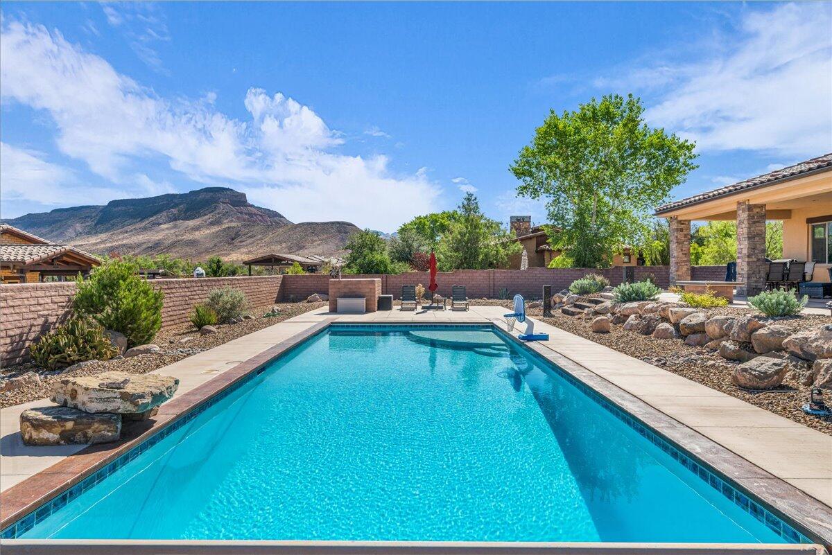 Virgin, Utah, 84779, United States, 4 Bedrooms Bedrooms, ,4 BathroomsBathrooms,Residential,Active,1904690