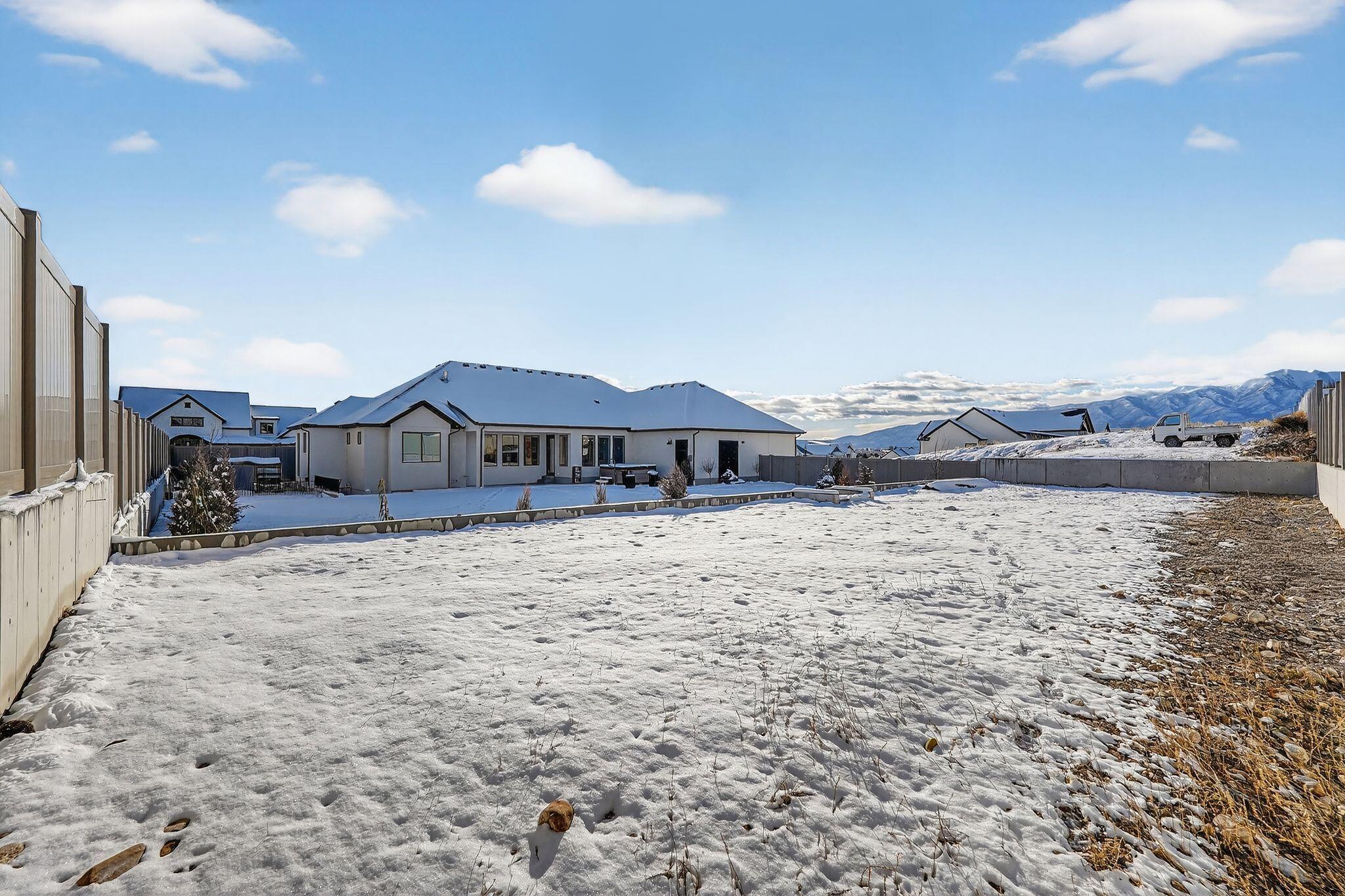 Eagle Mountain, Utah, 84005, United States, 5 Bedrooms Bedrooms, ,4 BathroomsBathrooms,Residential,Contingent,2009831