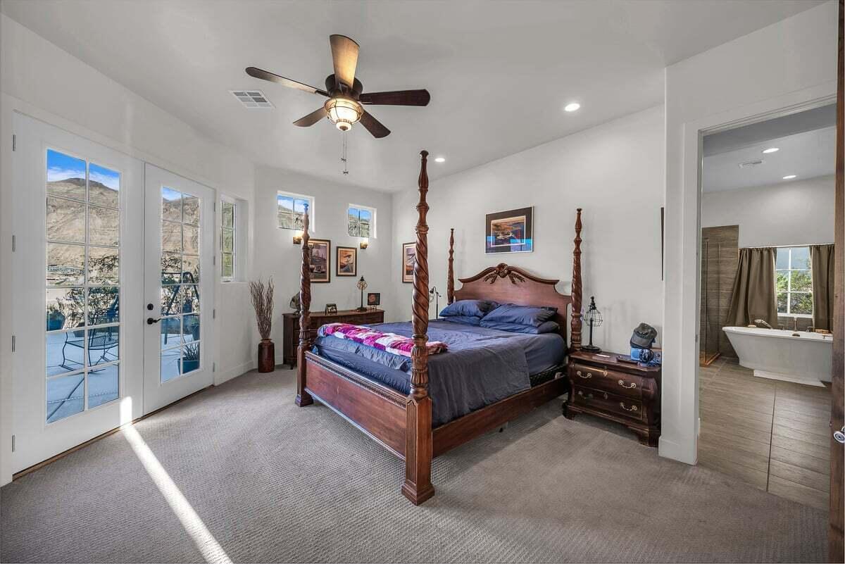 Hurricane, Utah, 84737, United States, 4 Bedrooms Bedrooms, ,4 BathroomsBathrooms,Residential,Active,1945483