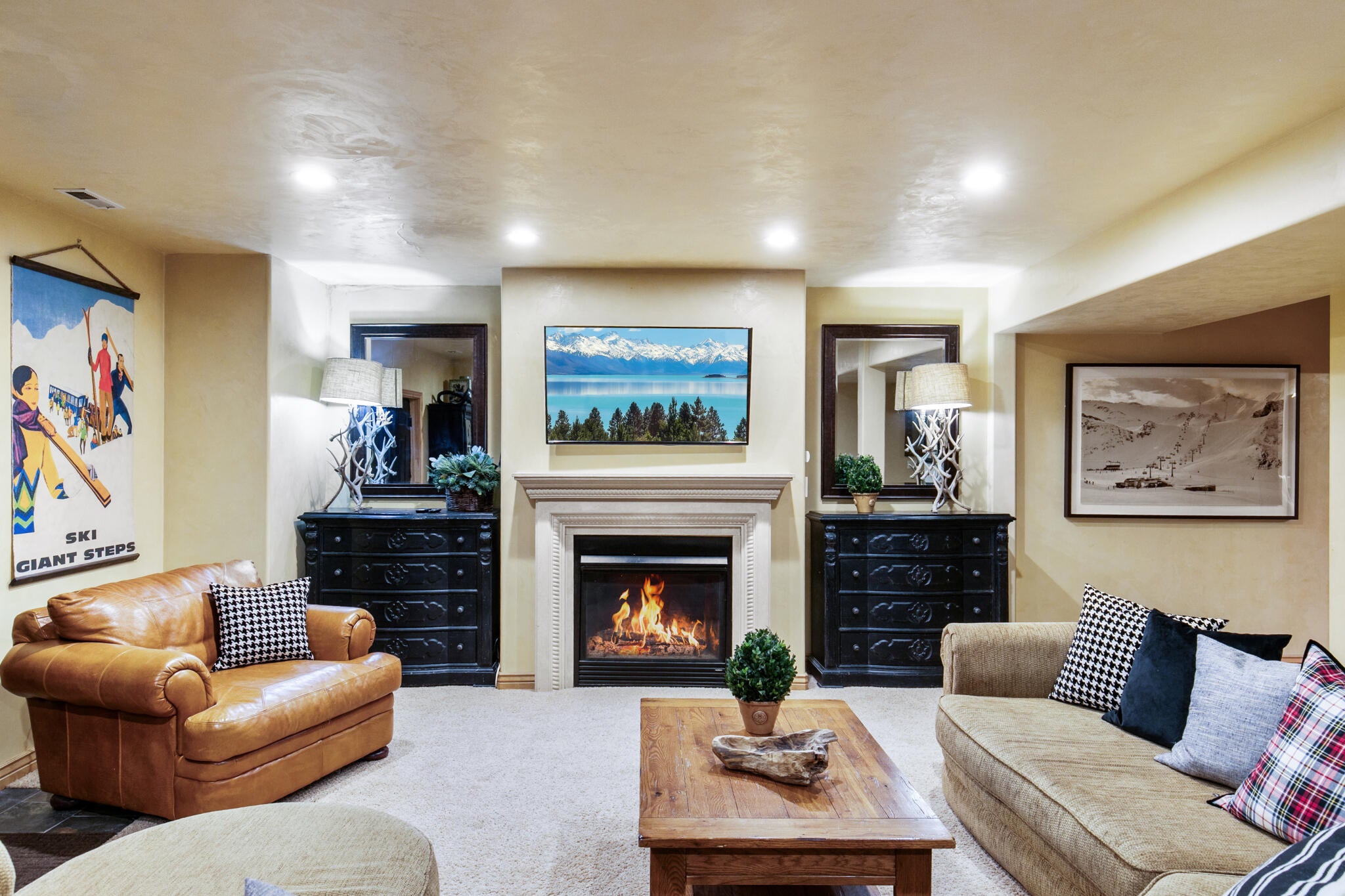 Brian Head, Utah, 84719, United States, 5 Bedrooms Bedrooms, ,4 BathroomsBathrooms,Residential,Active,1889352