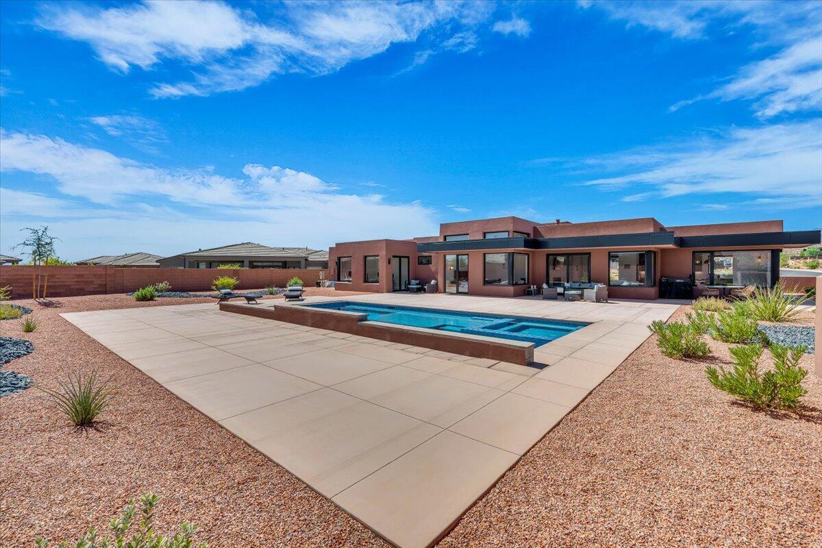 Ivins, Utah, 84738, United States, 3 Bedrooms Bedrooms, ,3 BathroomsBathrooms,Residential,Active,1920222