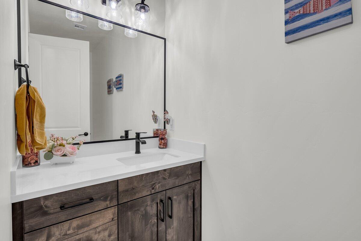 Hurricane, Utah, 84737, United States, 4 Bedrooms Bedrooms, ,4 BathroomsBathrooms,Residential,Active,1936151