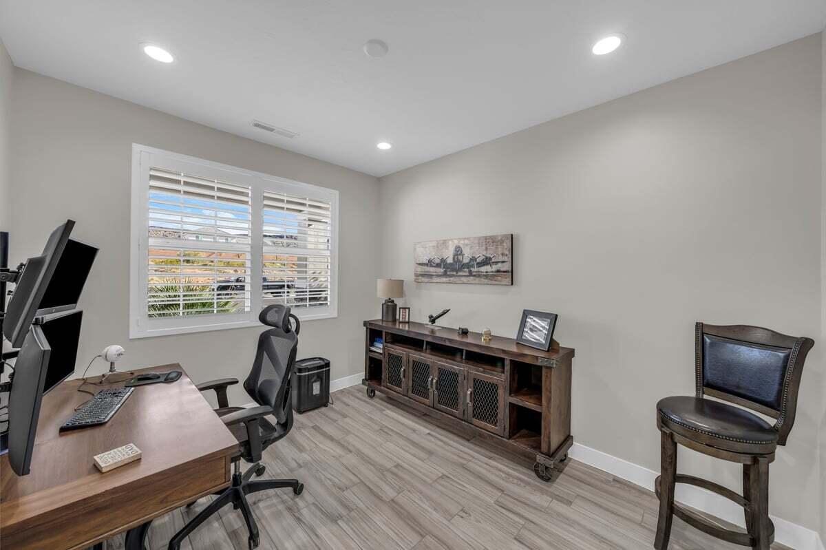 Hurricane, Utah, 84737, United States, 5 Bedrooms Bedrooms, ,5 BathroomsBathrooms,Residential,Active,1996303