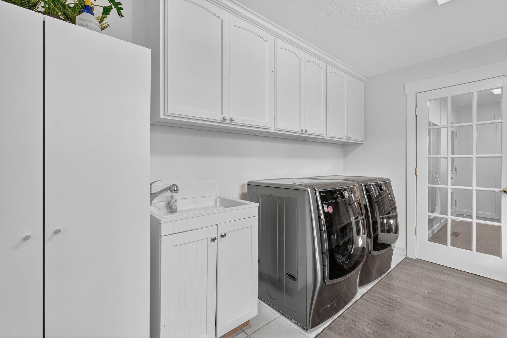 Bluffdale, Utah, 84065, United States, 10 Bedrooms Bedrooms, ,7 BathroomsBathrooms,Residential,Active,1990677