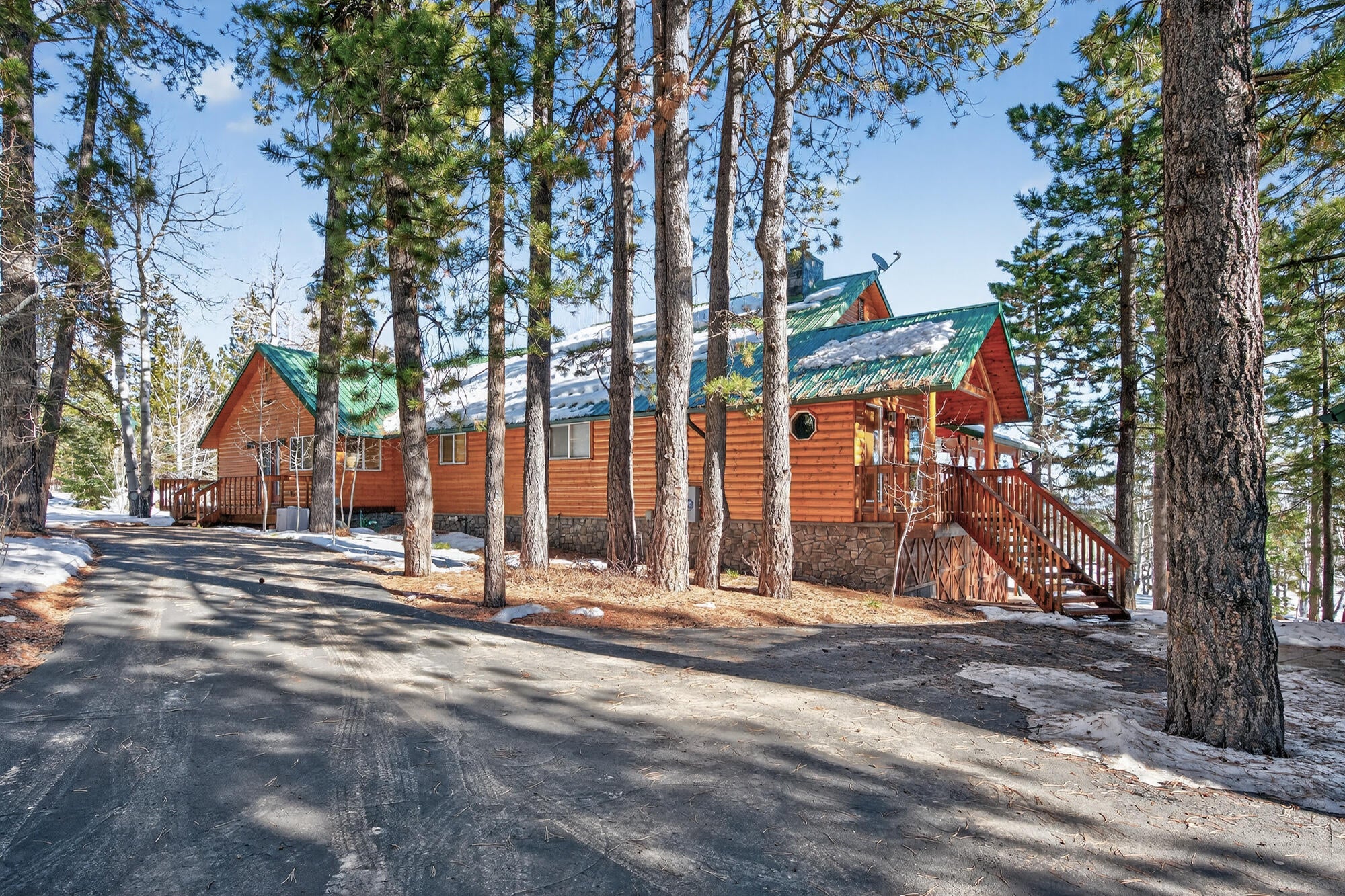 Duck Creek, Utah, 84762, United States, 4 Bedrooms Bedrooms, ,3 BathroomsBathrooms,Residential,Active,2007327