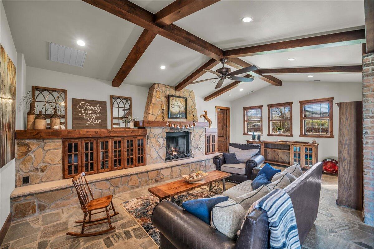 Hurricane, Utah, 84737, United States, 5 Bedrooms Bedrooms, ,6 BathroomsBathrooms,Residential,Active,1748671