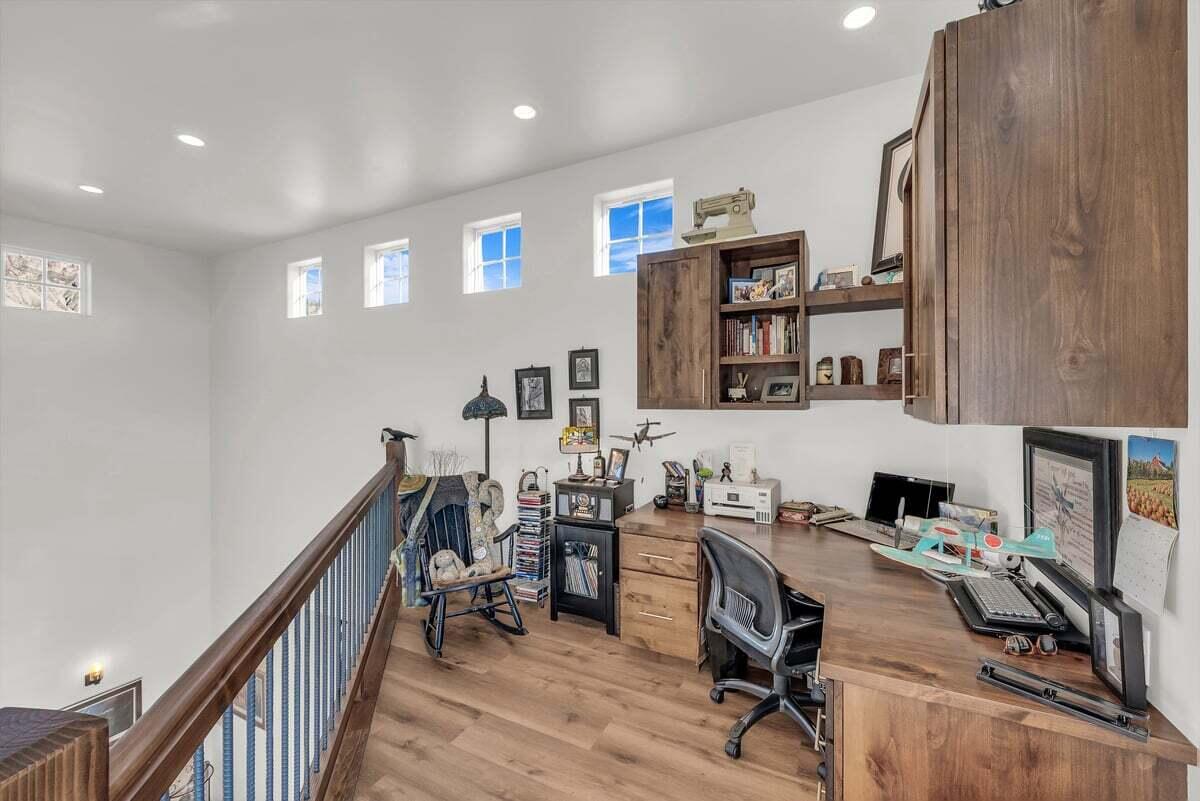 Hurricane, Utah, 84737, United States, 4 Bedrooms Bedrooms, ,4 BathroomsBathrooms,Residential,Active,1945483