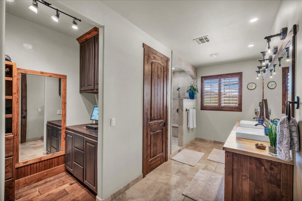 Hurricane, Utah, 84737, United States, 5 Bedrooms Bedrooms, ,6 BathroomsBathrooms,Residential,Active,1748671