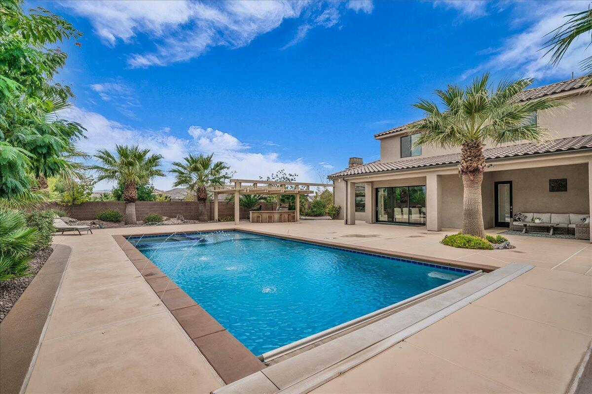 St George, Utah, 84790, United States, 4 Bedrooms Bedrooms, ,4 BathroomsBathrooms,Residential,Active,1952999
