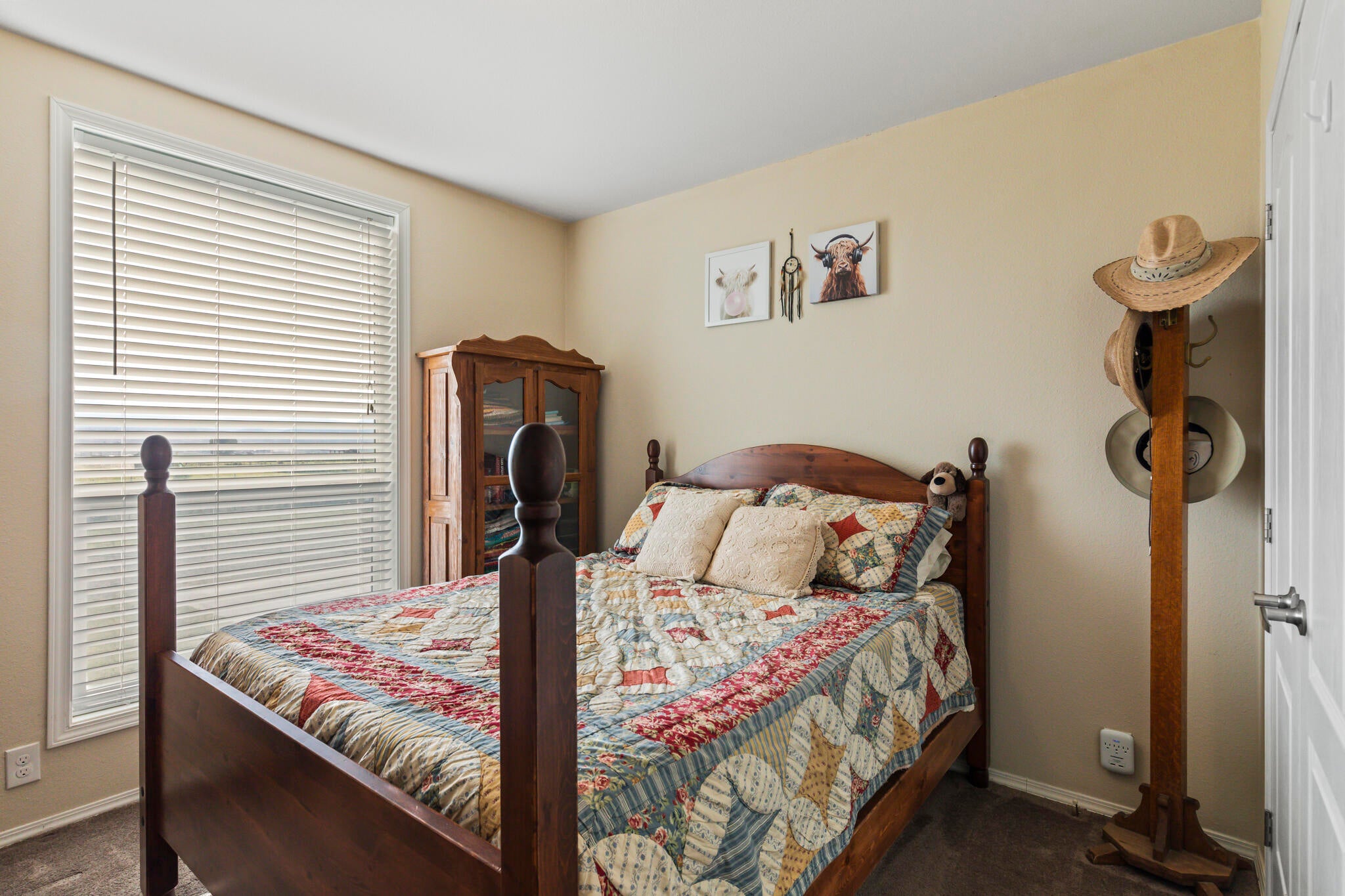 Panguitch, Utah, 84759, United States, 3 Bedrooms Bedrooms, ,3 BathroomsBathrooms,Residential,Active,2015807