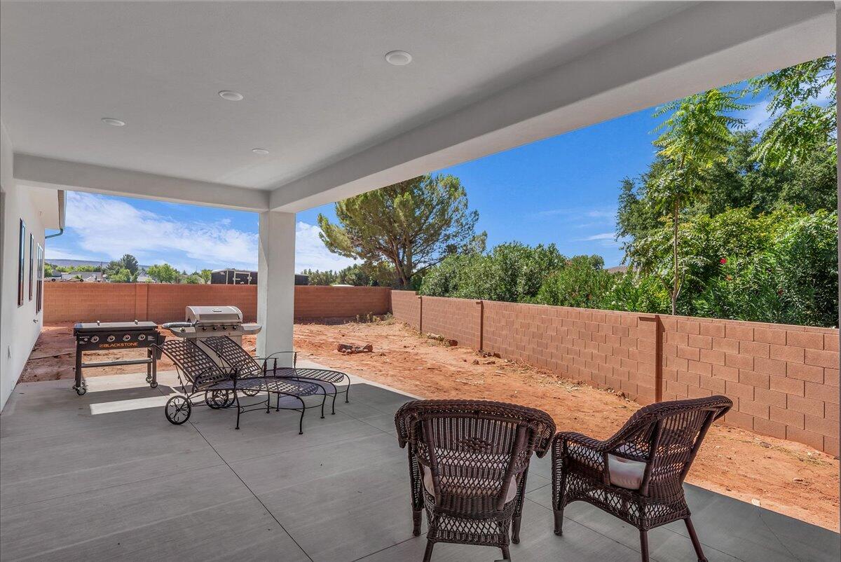 Santa Clara, Utah, 84765, United States, 6 Bedrooms Bedrooms, ,4 BathroomsBathrooms,Residential,Active,1913953