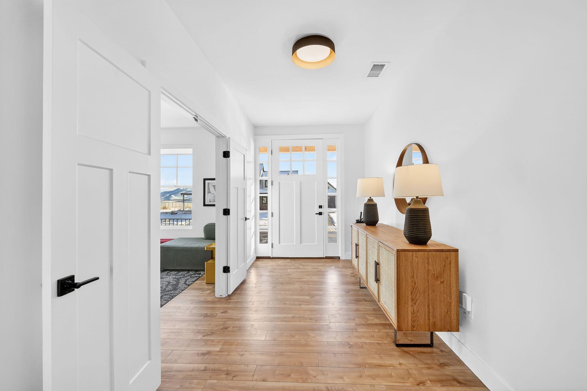 Eagle Mountain, Utah, 84005, United States, 5 Bedrooms Bedrooms, ,4 BathroomsBathrooms,Residential,Contingent,2009831