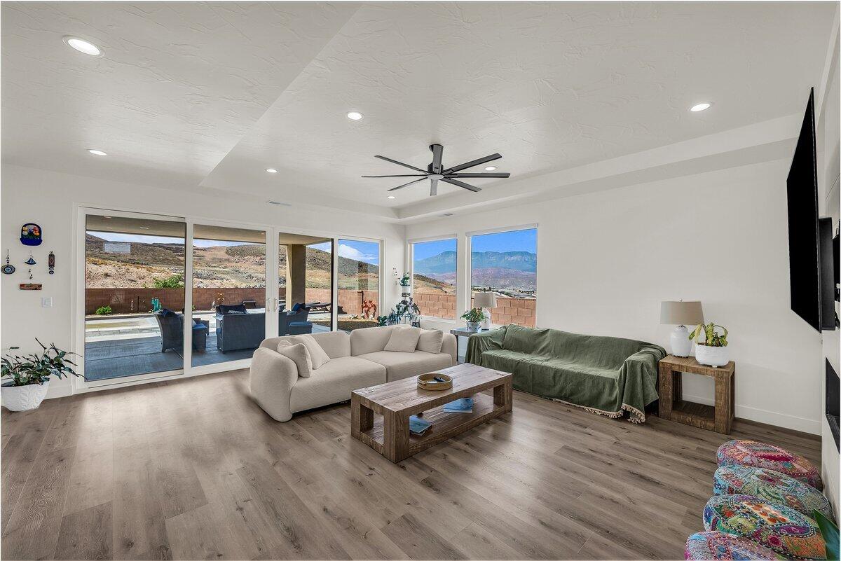 Hurricane, Utah, 84737, United States, 4 Bedrooms Bedrooms, ,4 BathroomsBathrooms,Residential,Active,1936151