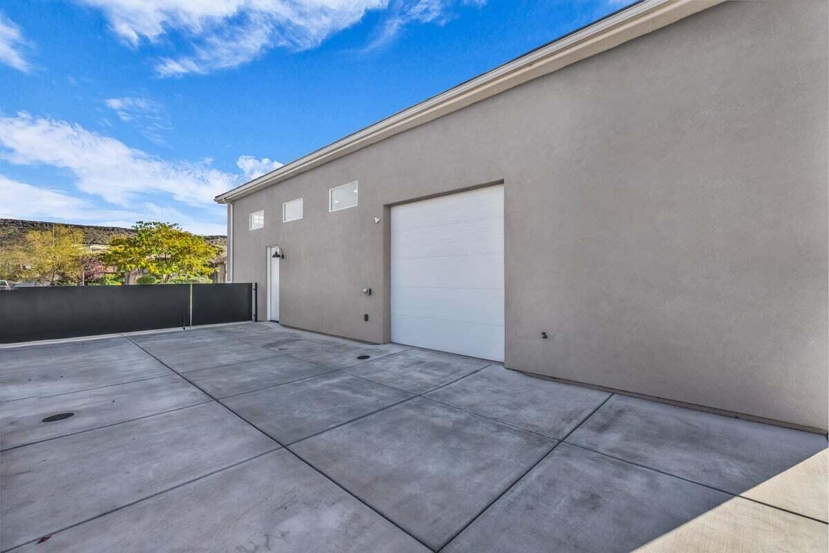 Hurricane, Utah, 84737, United States, 5 Bedrooms Bedrooms, ,5 BathroomsBathrooms,Residential,Active,1996303