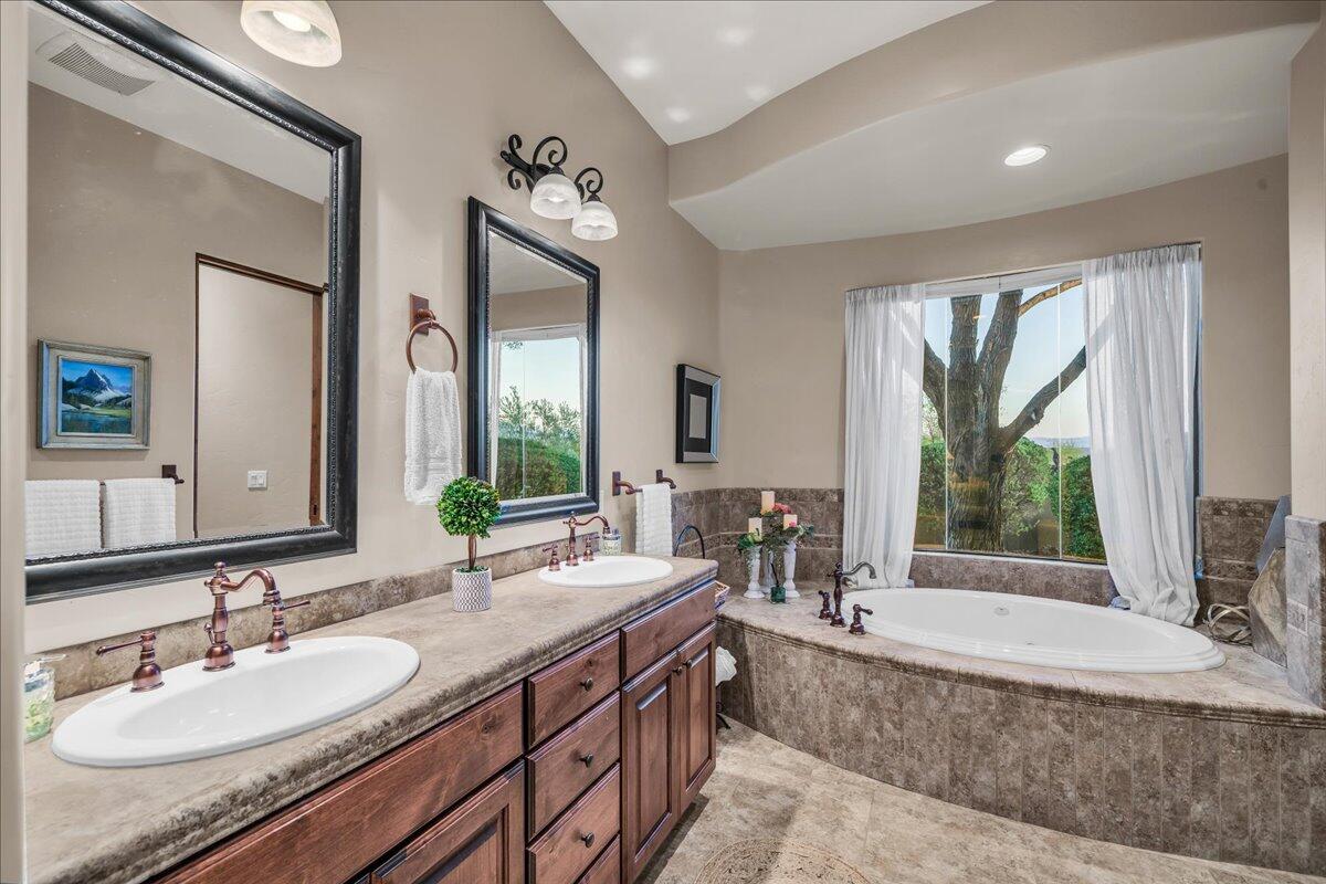 St George, Utah, 84770, United States, 3 Bedrooms Bedrooms, ,3 BathroomsBathrooms,Residential,Active,1919080