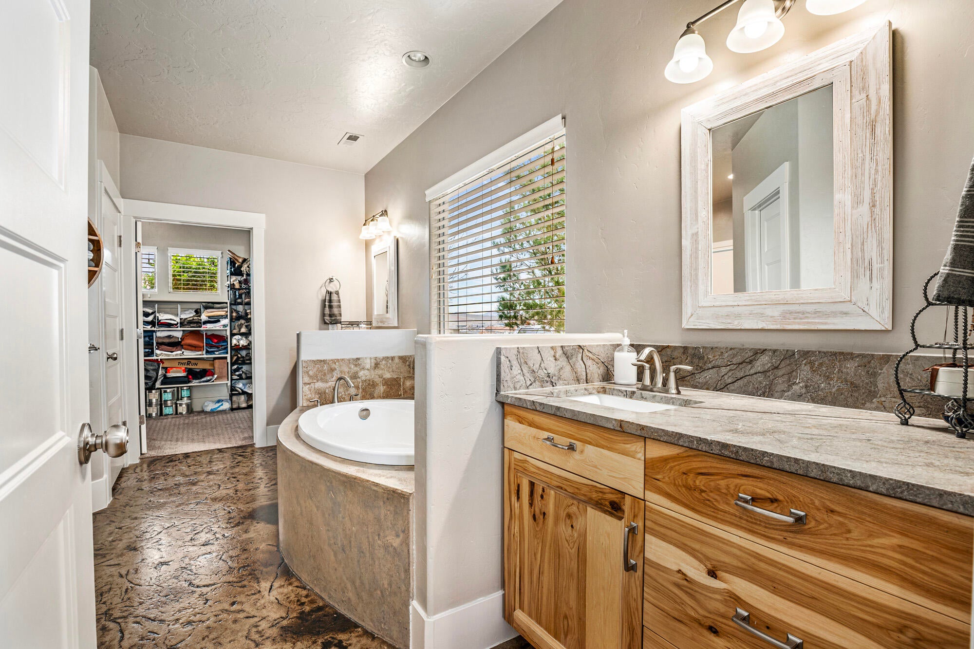 Washington, Utah, 84780, United States, 8 Bedrooms Bedrooms, ,5 BathroomsBathrooms,Residential,Active,2012929