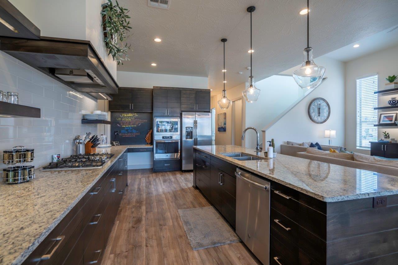 Santa Clara, Utah, 84765, United States, 5 Bedrooms Bedrooms, ,5 BathroomsBathrooms,Residential,Active,1894577