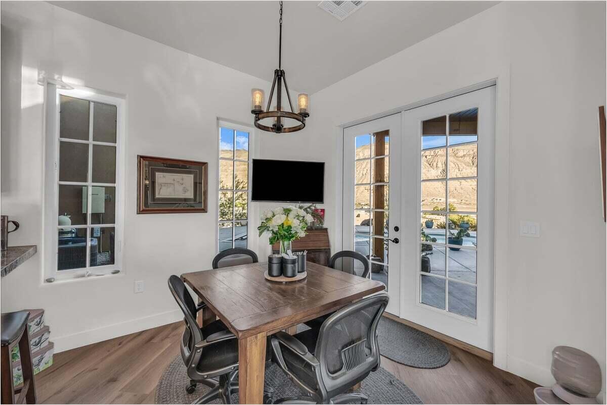 Hurricane, Utah, 84737, United States, 4 Bedrooms Bedrooms, ,4 BathroomsBathrooms,Residential,Active,1945483