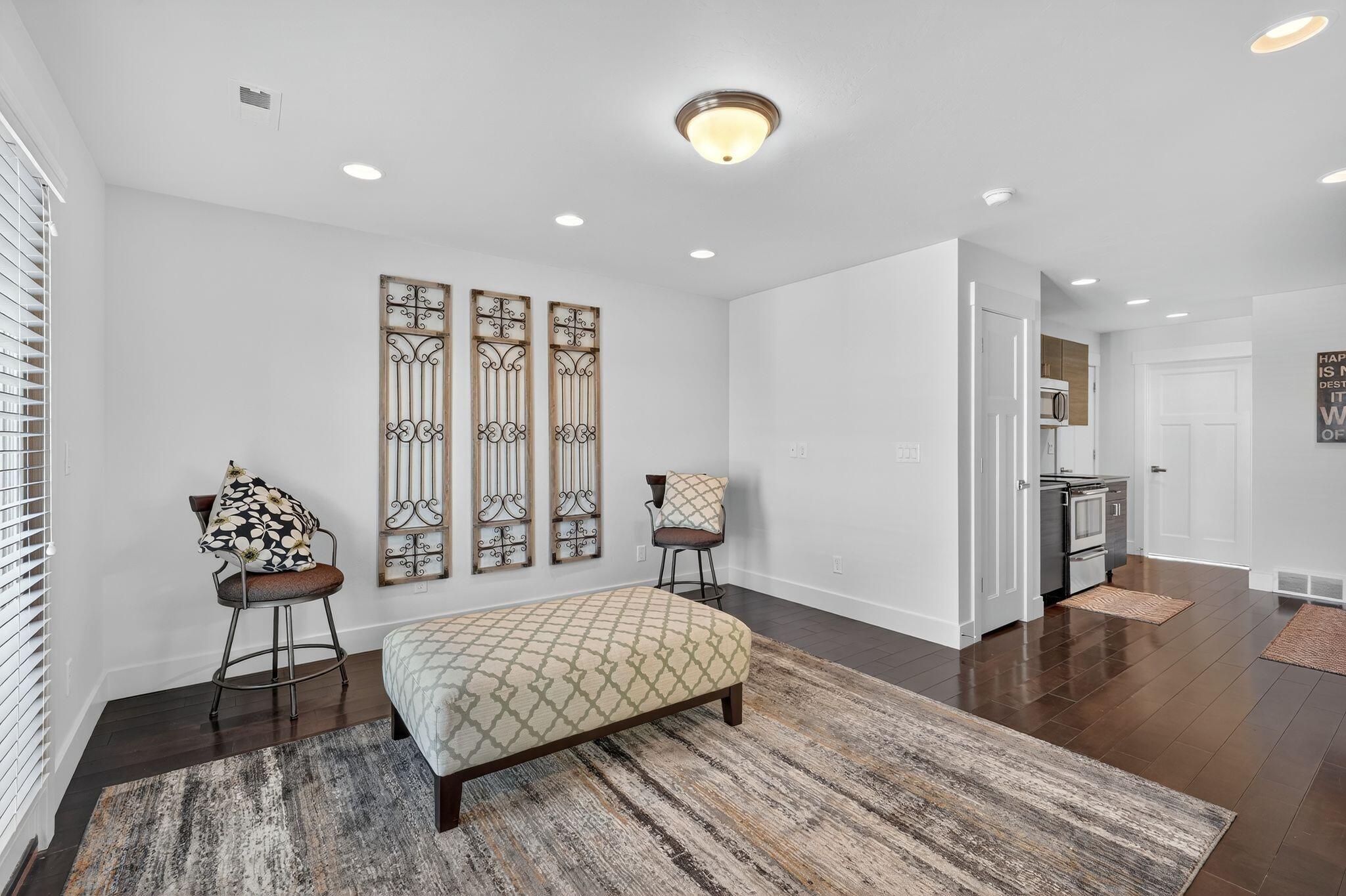 Bluffdale, Utah, 84065, United States, 7 Bedrooms Bedrooms, ,8 BathroomsBathrooms,Residential,Active,1987223