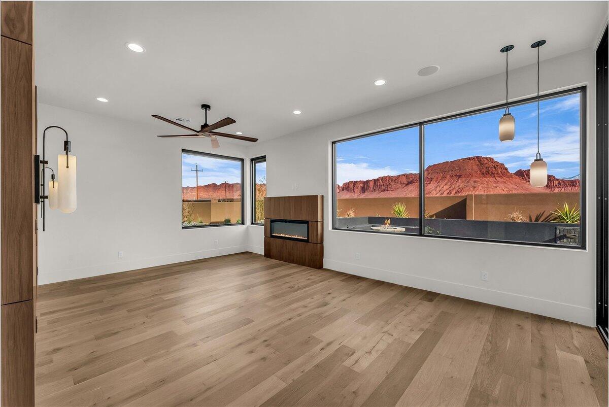 Ivins, Utah, 84738, United States, 3 Bedrooms Bedrooms, ,4 BathroomsBathrooms,Residential,Active,1986904