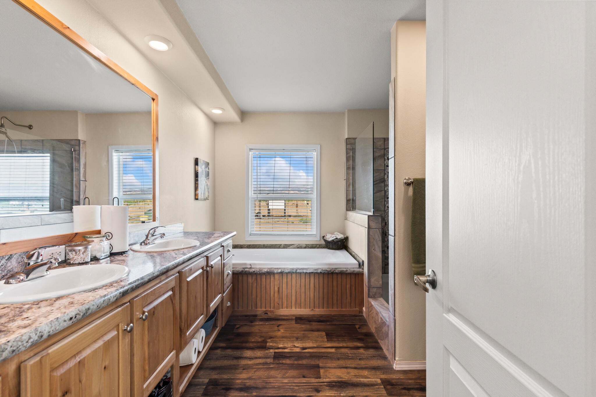 Panguitch, Utah, 84759, United States, 3 Bedrooms Bedrooms, ,3 BathroomsBathrooms,Residential,Active,2015807