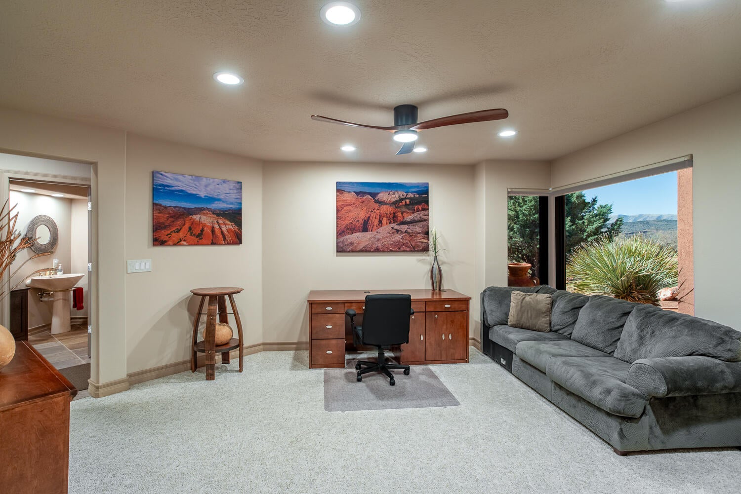 St George, Utah, 84738, United States, 3 Bedrooms Bedrooms, ,4 BathroomsBathrooms,Residential,Active,1769897