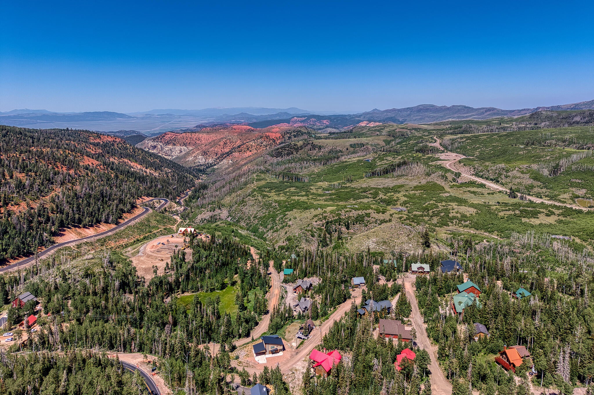 Brian Head, Utah, 84719, United States, 5 Bedrooms Bedrooms, ,4 BathroomsBathrooms,Residential,Active,1889352