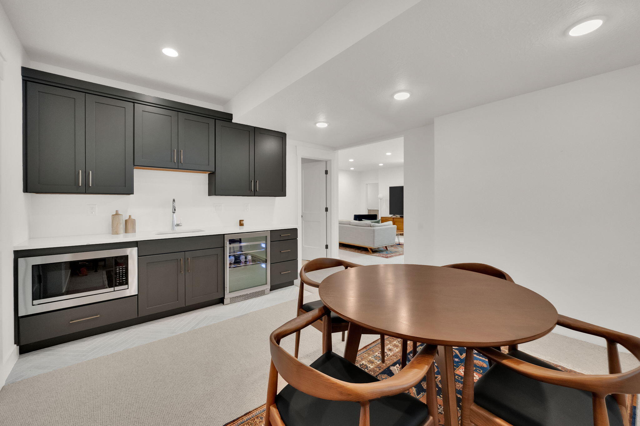 South Jordan, Utah, 84009, United States, 6 Bedrooms Bedrooms, ,5 BathroomsBathrooms,Residential,Active,2010165