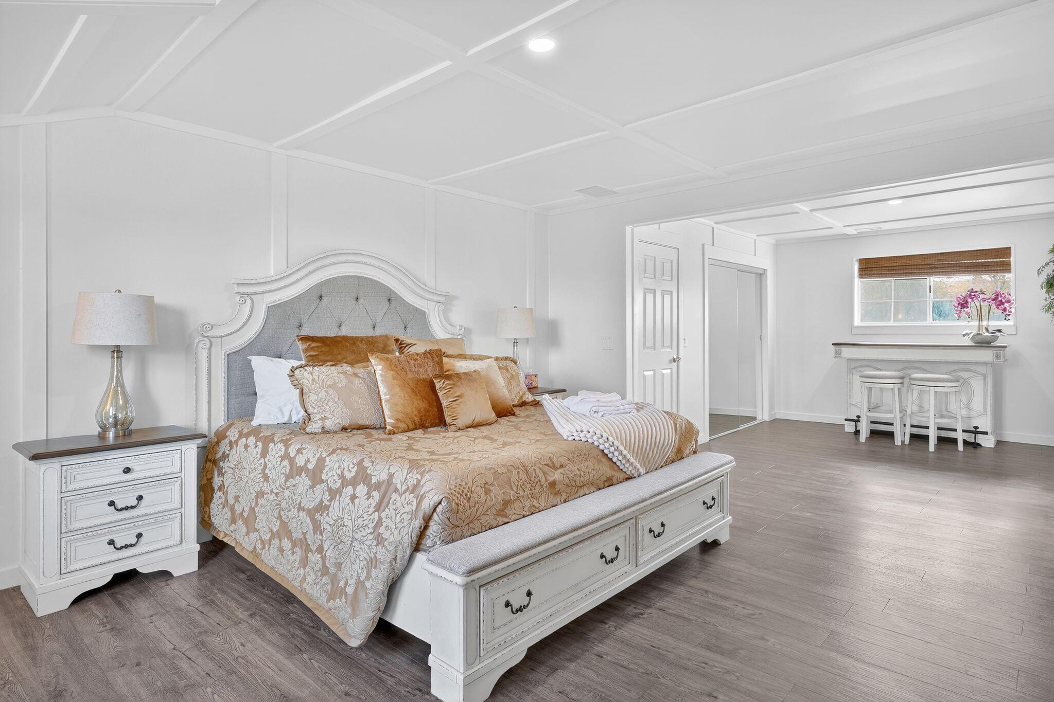 Bluffdale, Utah, 84065, United States, 10 Bedrooms Bedrooms, ,7 BathroomsBathrooms,Residential,Active,1990677