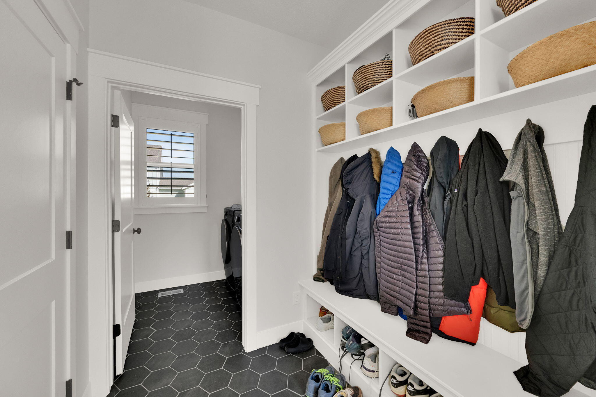 South Jordan, Utah, 84009, United States, 6 Bedrooms Bedrooms, ,5 BathroomsBathrooms,Residential,Active,2010165