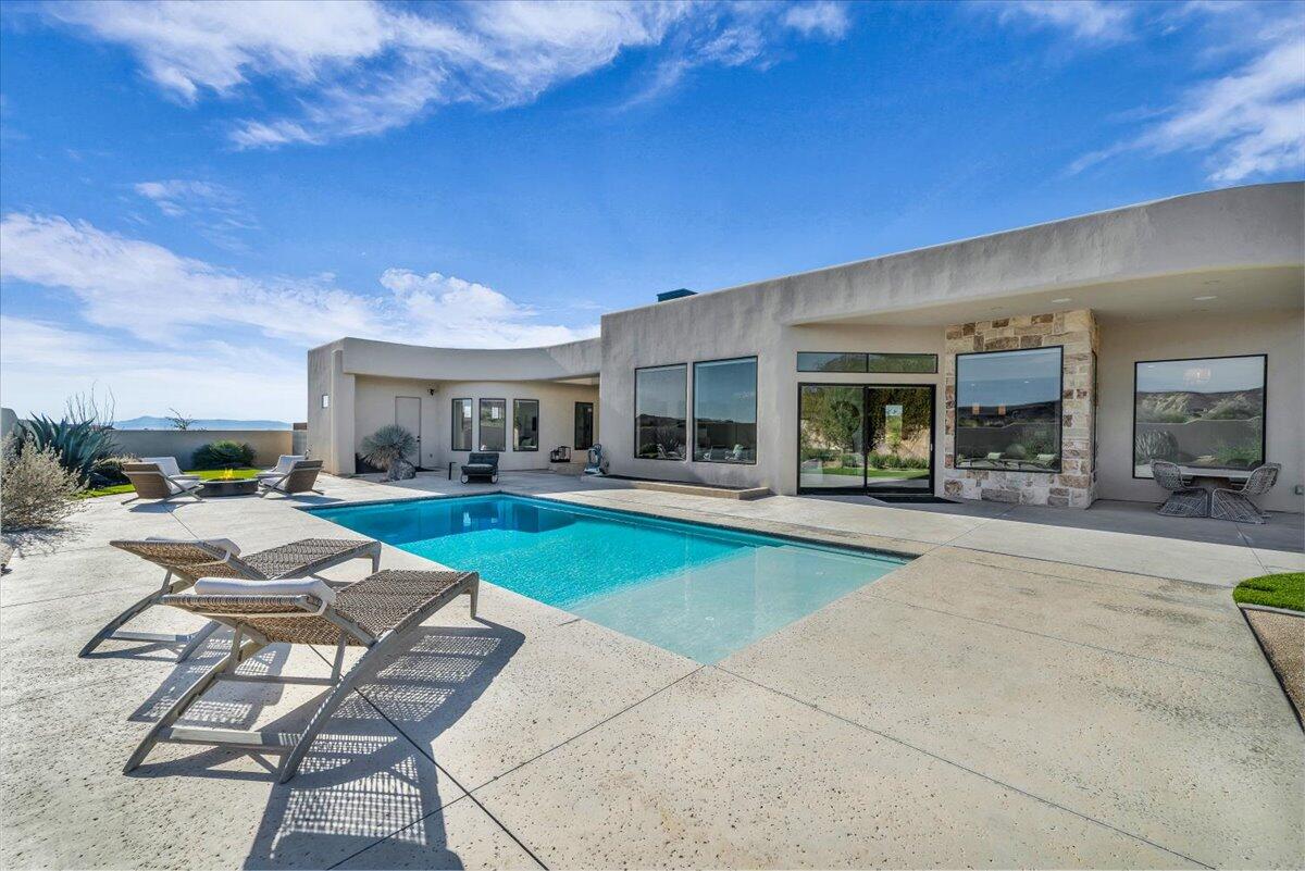 St George, Utah, 84770, United States, 5 Bedrooms Bedrooms, ,5 BathroomsBathrooms,Residential,Active,2009817