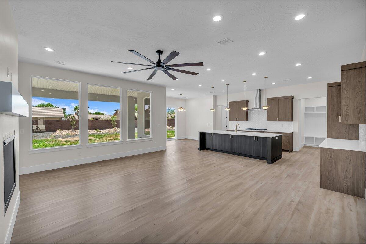 Washington, Utah, 84780, United States, 6 Bedrooms Bedrooms, ,5 BathroomsBathrooms,Residential,Active,1862845