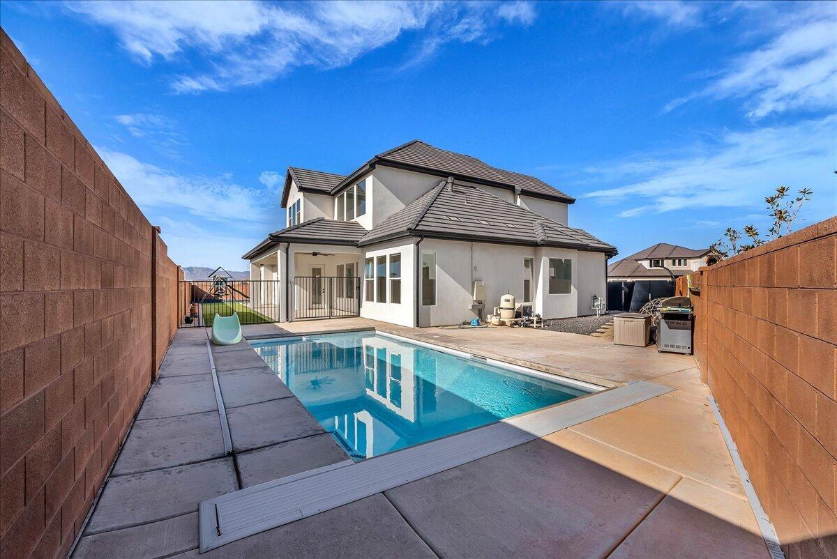 St George, Utah, 84790, United States, 6 Bedrooms Bedrooms, ,4 BathroomsBathrooms,Residential,Active,2014610