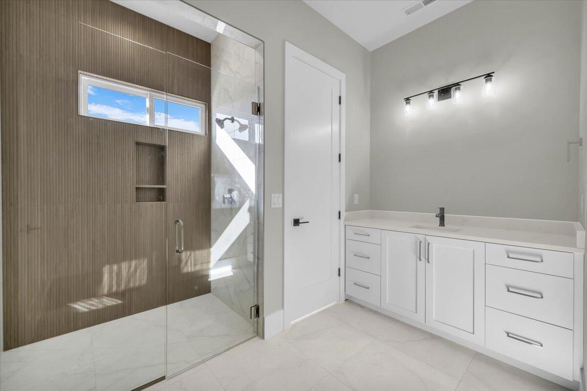 Hurricane, Utah, 84737, United States, 8 Bedrooms Bedrooms, ,6 BathroomsBathrooms,Residential,Active,2015446