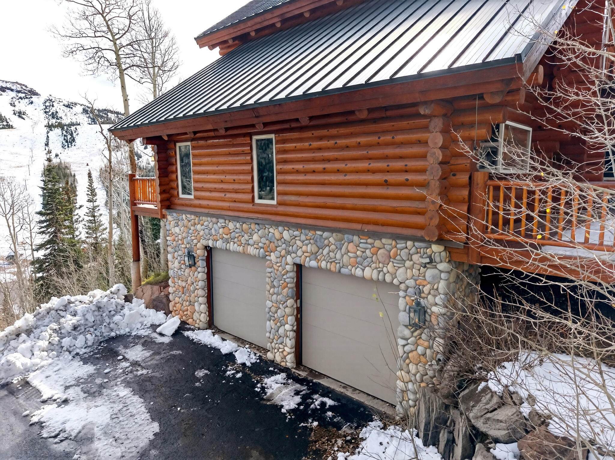 Brian Head, Utah, 84719, United States, 3 Bedrooms Bedrooms, ,3 BathroomsBathrooms,Residential,Active,1973526