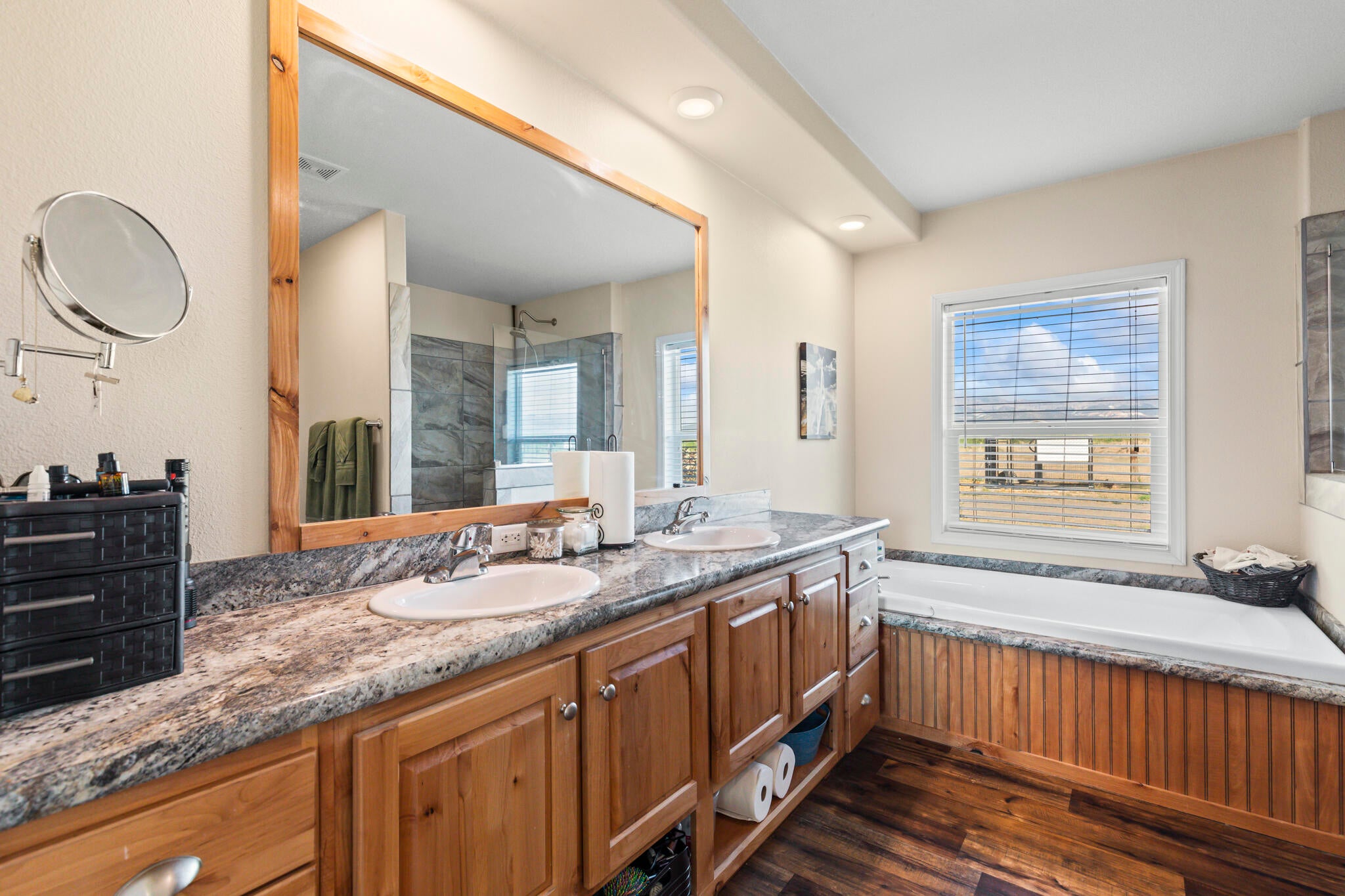 Panguitch, Utah, 84759, United States, 3 Bedrooms Bedrooms, ,3 BathroomsBathrooms,Residential,Active,2015807