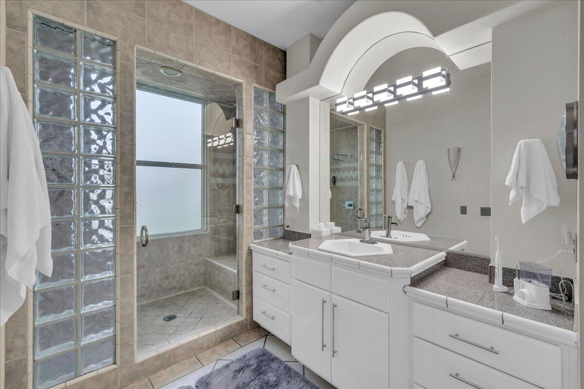 St George, Utah, 84770, United States, ,6 BathroomsBathrooms,Residential,Active,1778768