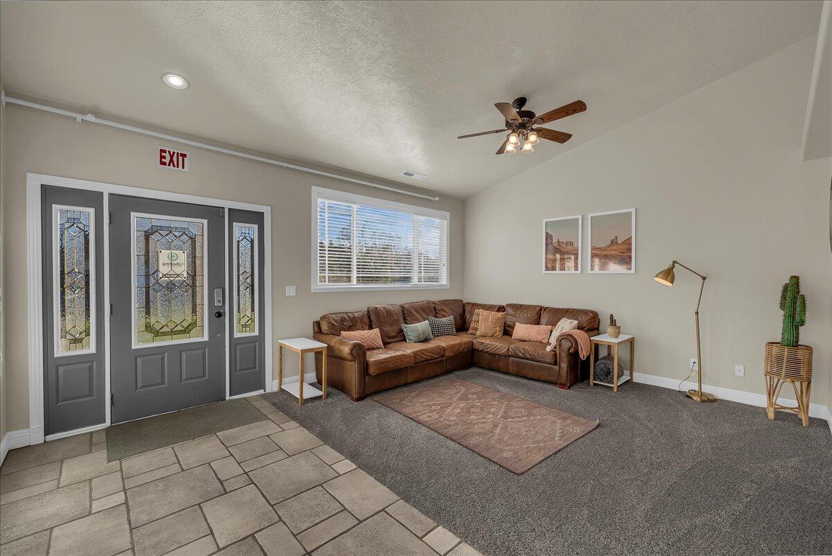 La Verkin, Utah, 84745, United States, 6 Bedrooms Bedrooms, ,4 BathroomsBathrooms,Residential,Active,2010581