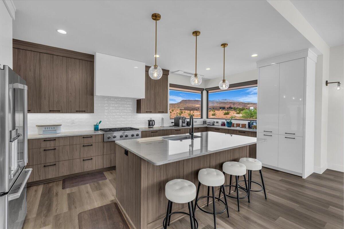 Ivins, Utah, 84738, United States, 3 Bedrooms Bedrooms, ,3 BathroomsBathrooms,Residential,Active,1920222