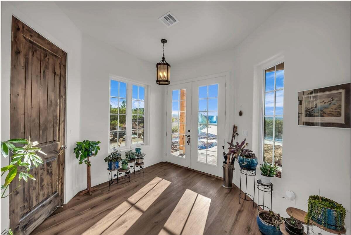 Hurricane, Utah, 84737, United States, 4 Bedrooms Bedrooms, ,4 BathroomsBathrooms,Residential,Active,1945483