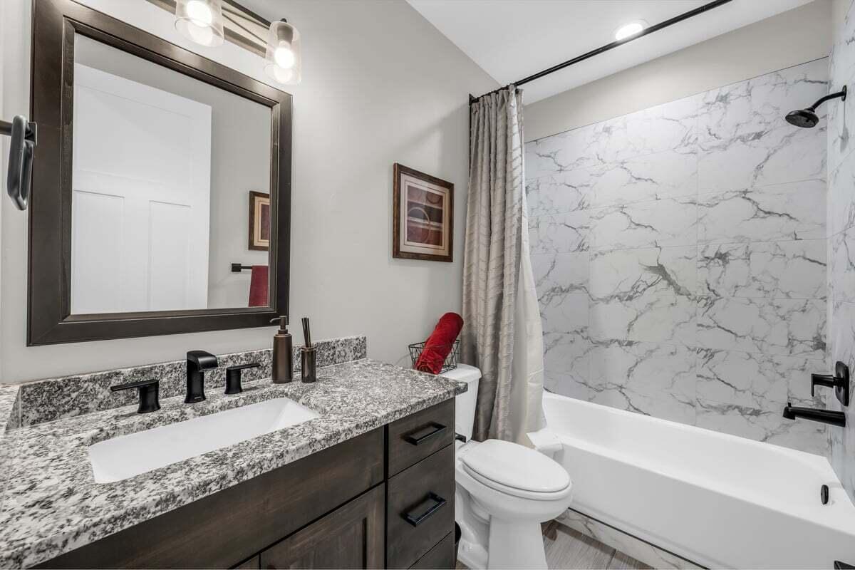 Hurricane, Utah, 84737, United States, 5 Bedrooms Bedrooms, ,5 BathroomsBathrooms,Residential,Active,1996303