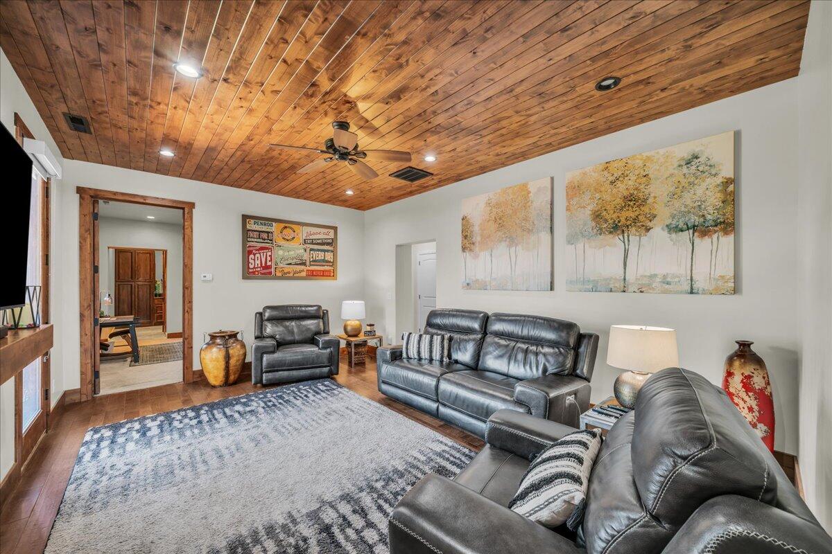 Hurricane, Utah, 84737, United States, 5 Bedrooms Bedrooms, ,6 BathroomsBathrooms,Residential,Active,1748671