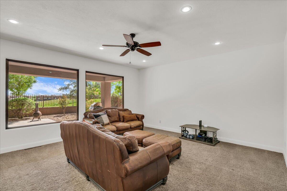 St George, Utah, 84770, United States, ,4 BathroomsBathrooms,Residential,Active,1824566