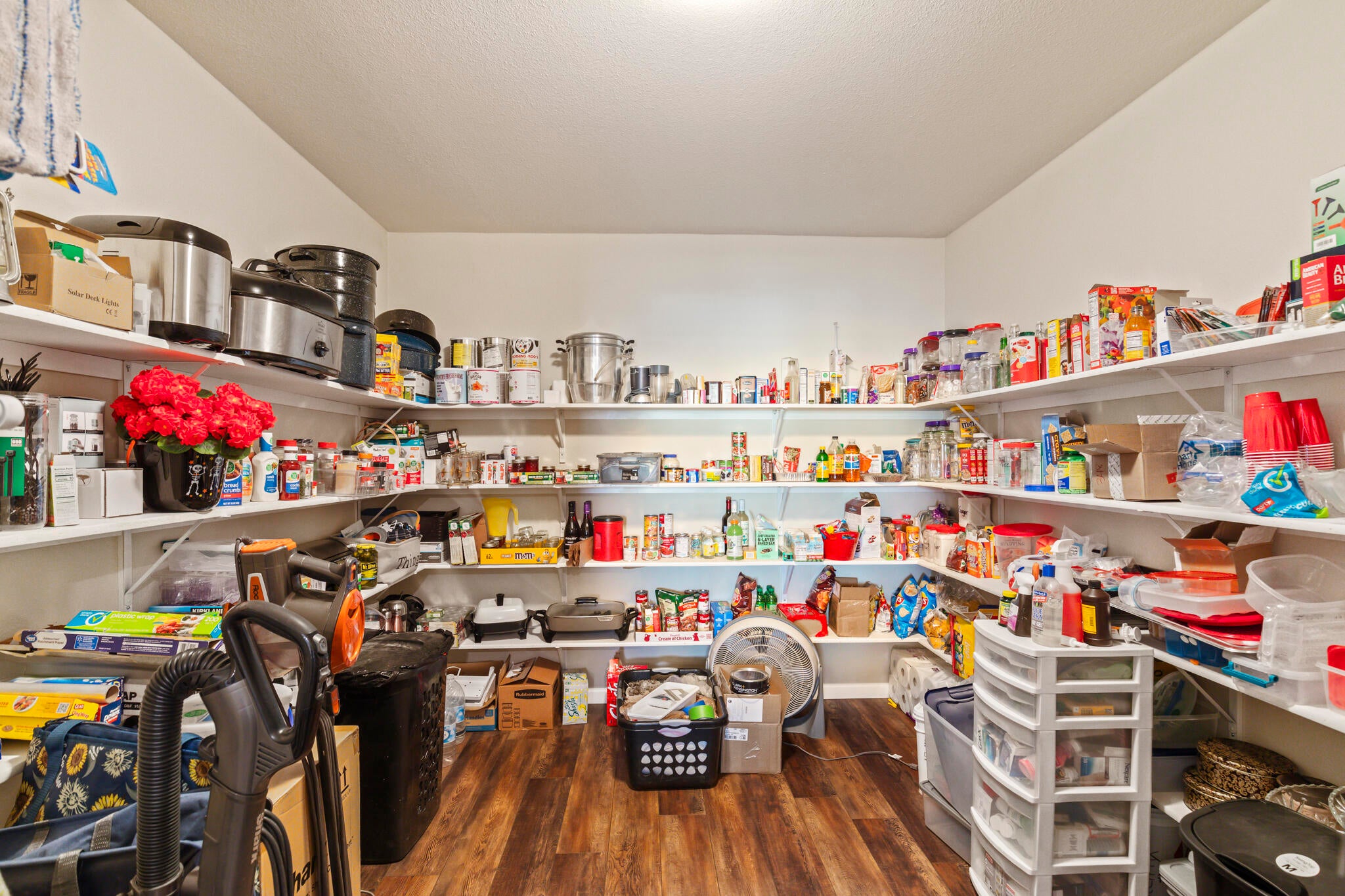 Panguitch, Utah, 84759, United States, 3 Bedrooms Bedrooms, ,3 BathroomsBathrooms,Residential,Active,2015807