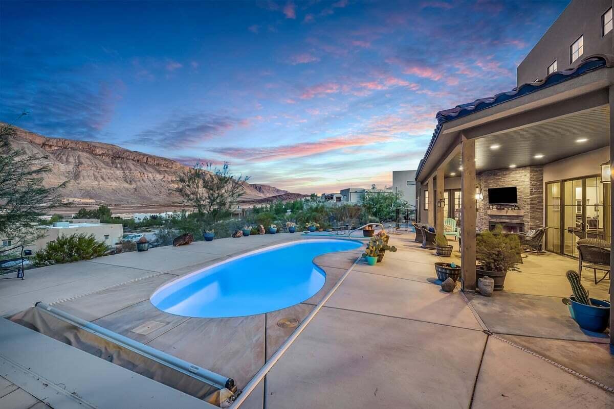 Hurricane, Utah, 84737, United States, 4 Bedrooms Bedrooms, ,4 BathroomsBathrooms,Residential,Active,1945483