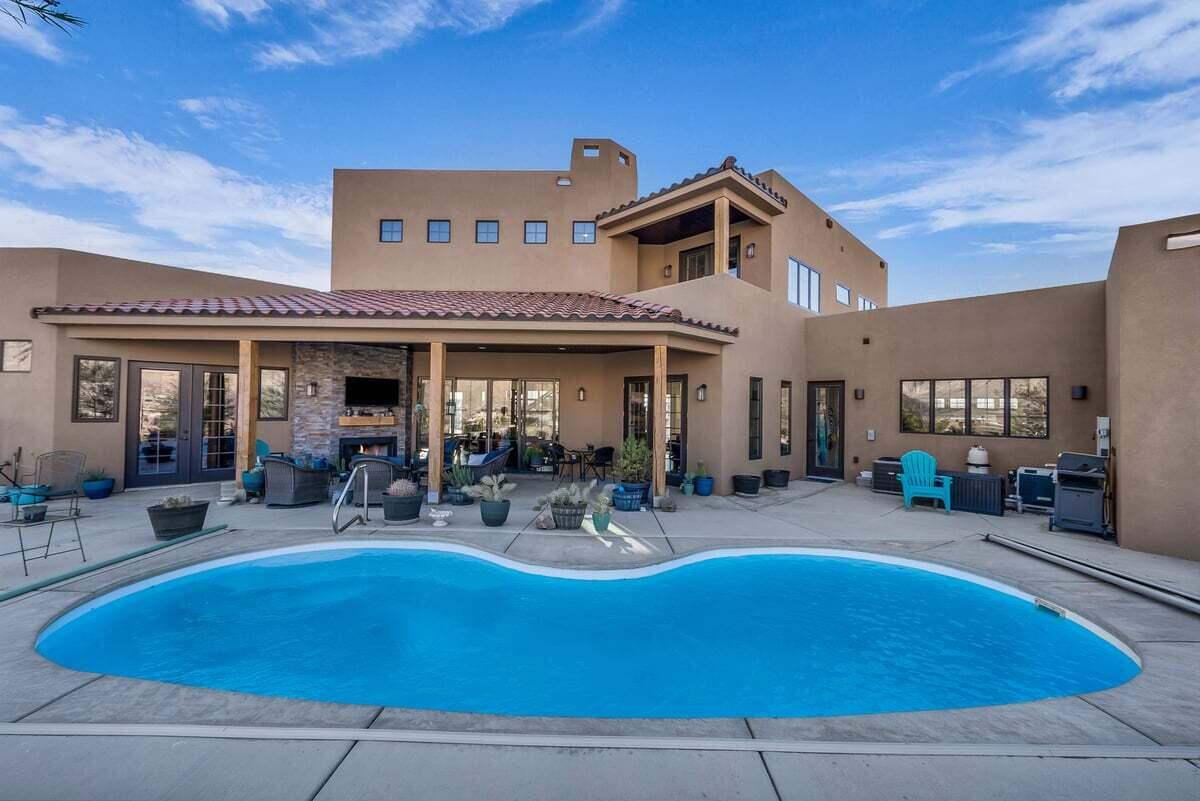 Hurricane, Utah, 84737, United States, 4 Bedrooms Bedrooms, ,4 BathroomsBathrooms,Residential,Active,1945483