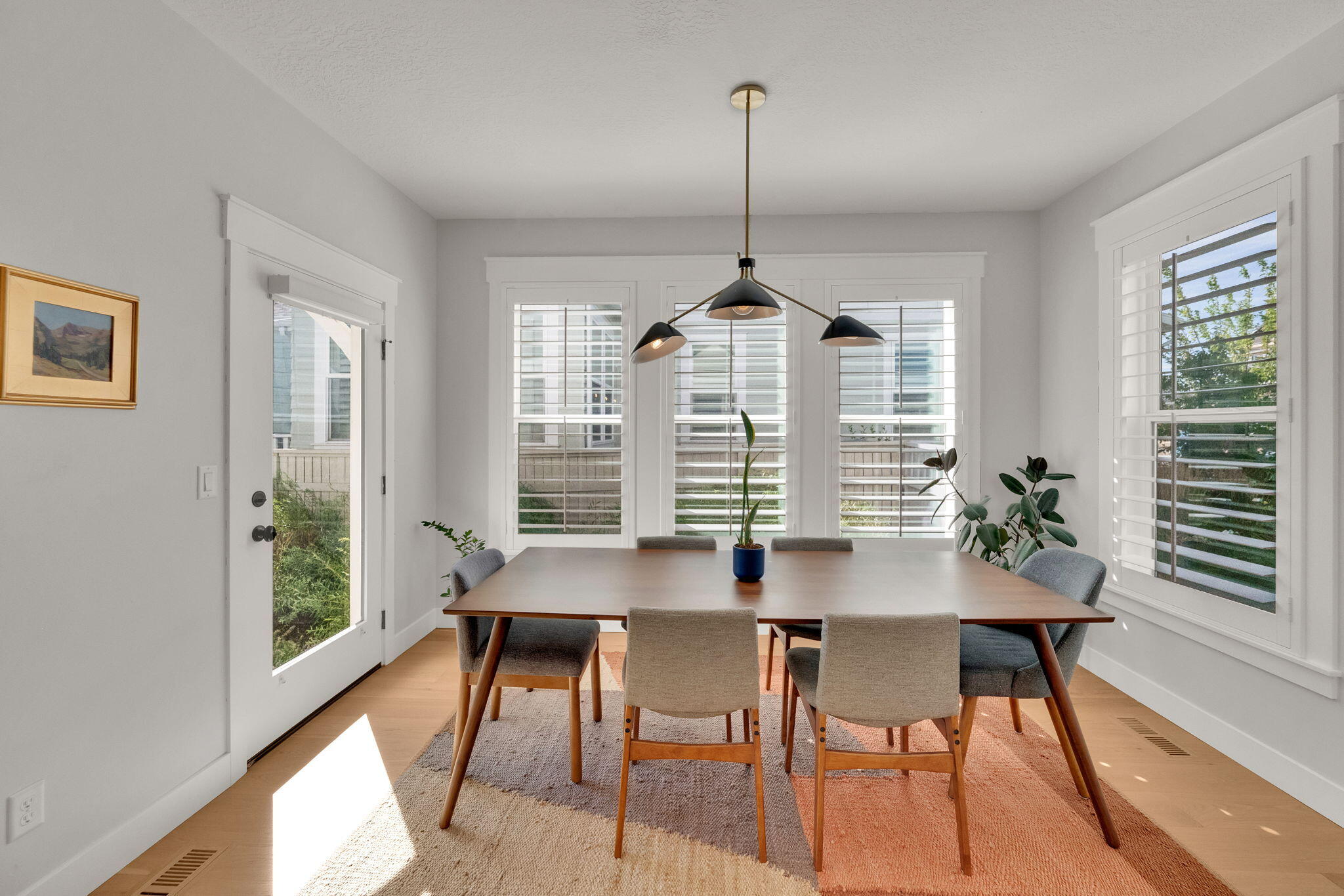 South Jordan, Utah, 84009, United States, 6 Bedrooms Bedrooms, ,5 BathroomsBathrooms,Residential,Active,2010165